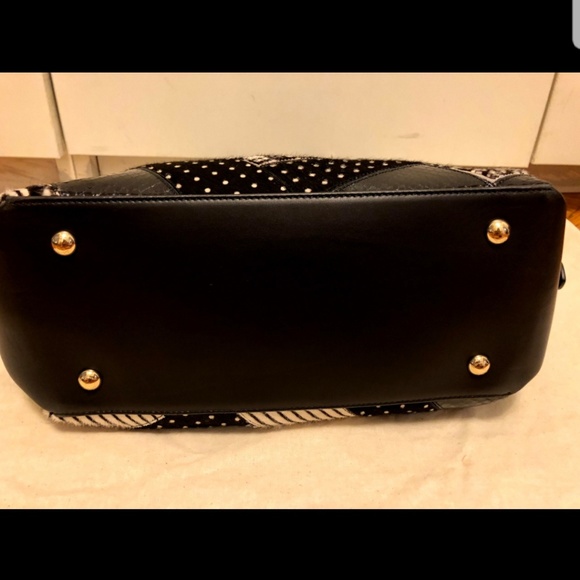 BNWOT Ferragamo bag! Stunning! Only 1 on Posh! - Picture 5 of 8